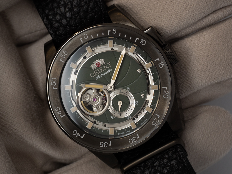 色、質感ともに雰囲気が落ち着いている。