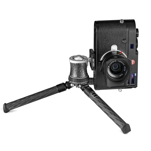 縦位置撮影にも対応する。