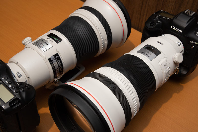 最新の蛍石採用レンズ「EF400mm F2.8L IS III USM」（2018年12月発売）と、前機種の「EF400mm F2.8L IS II USM」。