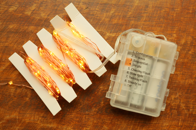 クリスマスツリー用などの電飾ライトを使う