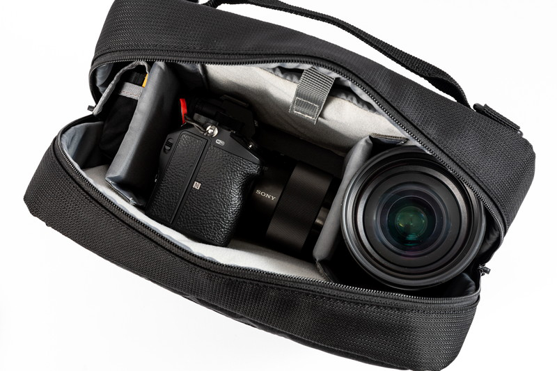 ソニーα7R III+FE 35mm F1.8、FE 24-70mm F2.8 GMを収納