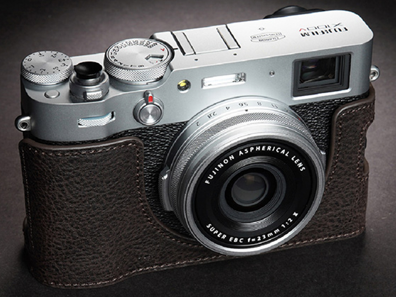 ダークブラウン