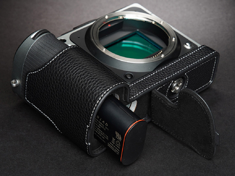 本革 新品 カメラケース Hasselblad X1D/X1DⅡ用 Hasselblad X1D II 50Cなどに対応したレザーカメラケース - デジカメ Watch