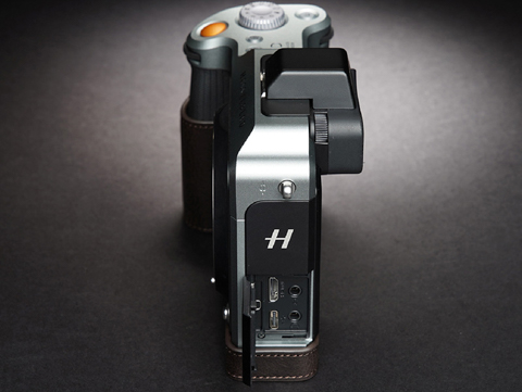 Hasselblad X1D II 50Cなどに対応したレザーカメラケース - デジカメ Watch