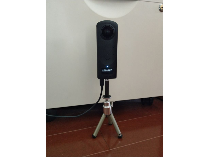 RICOH THETA Z1を見守りカメラ化したイメージ