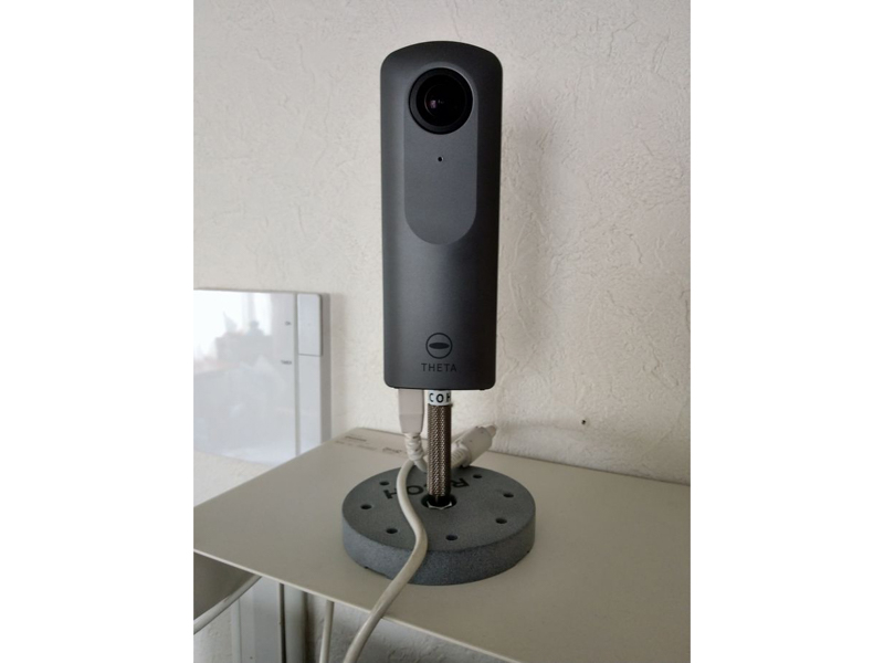 RICOH THETA Vを見守りカメラ化したイメージ