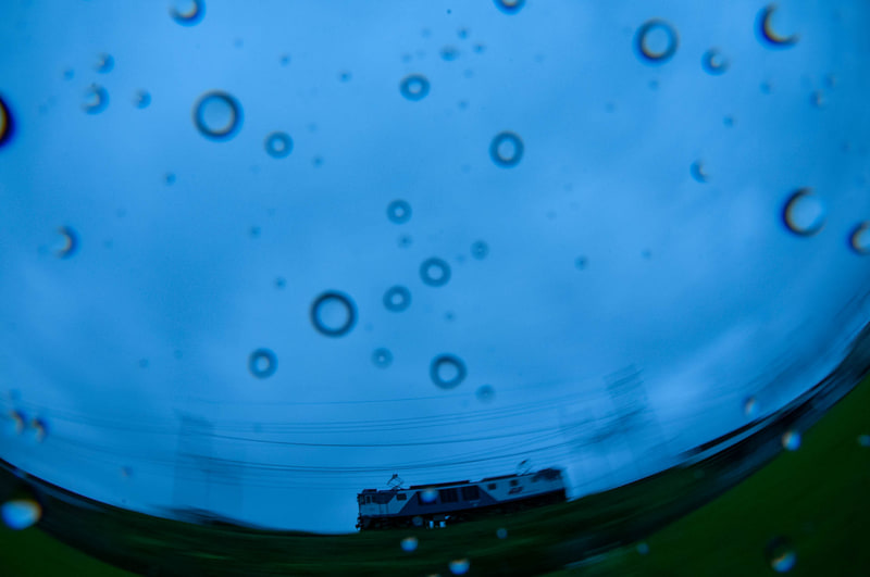 ニコンD300　Tokina AT-X 107 DX Fisheye 10-17mm F3.5-4.5（15mm相当）　絞り優先オート（F22、1/8秒）　ISO 400　WB:電球