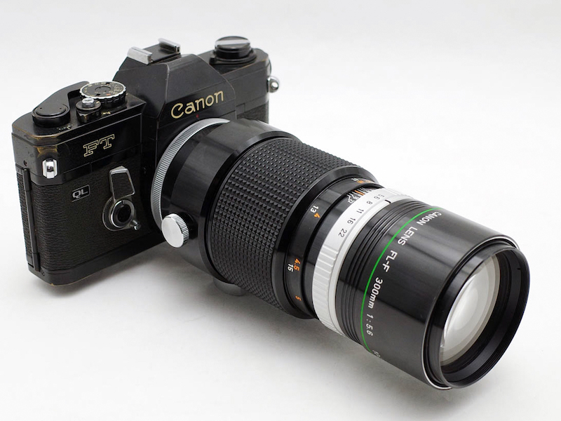 1969年当時の一眼レフ「キヤノンFT QL」に装着されたFL-F300mm F5.6