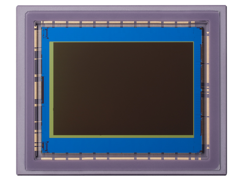有効2,010万画素のCMOSセンサー