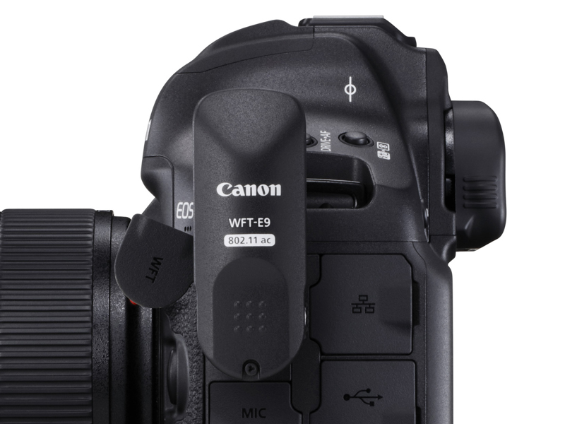 WFT-E9（EOS-1D X Mark IIIにとりつけた状態）
