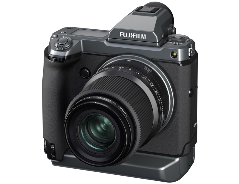 <center>FUJIFILM GFX100に装着した状態</center>