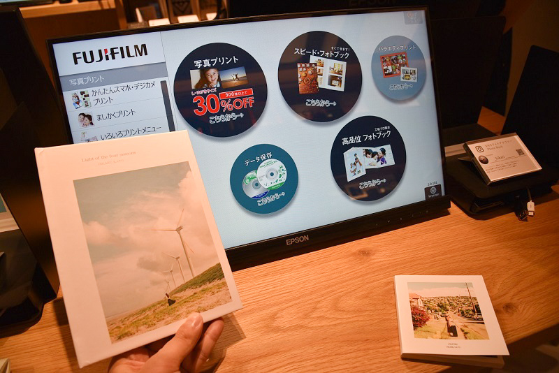 写真プリントやフォトブックをじっくり注文できる。