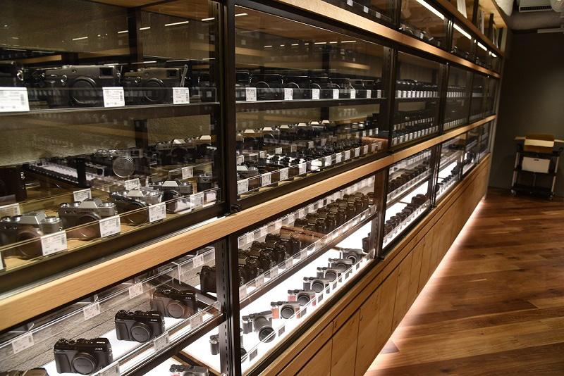 A館　中古フィルムカメラ売り場