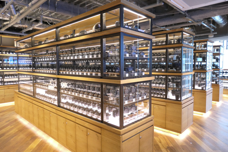 B館　中古デジタルカメラ売り場
