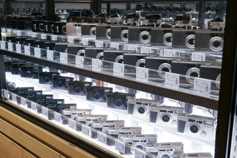 近年人気が高まっている、富士フイルムのナチュラとクラッセ。恐ろしいほどの物量。