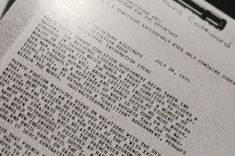 一文字ずつを読み取れるほどのレンズ性能を伝えている。