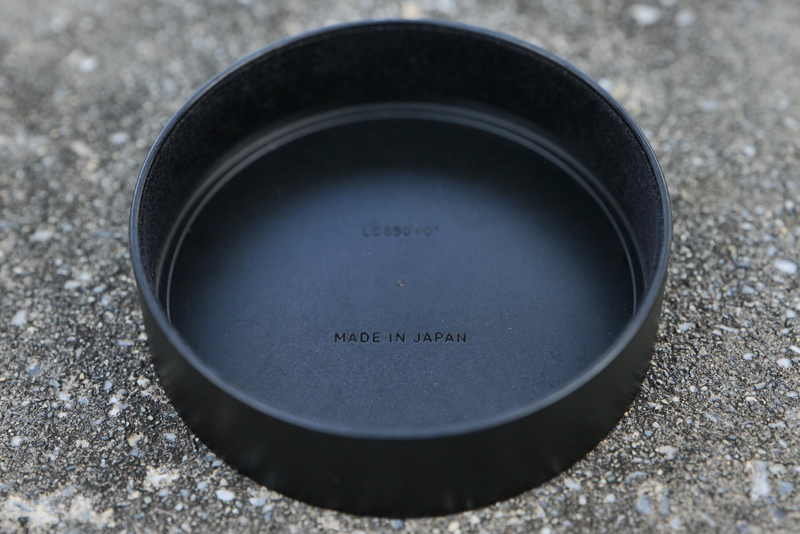 レンズキャップはプラ製