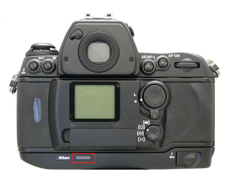 製品番号は上記赤枠の7桁の数字。「<a href="https://www.nikon-image.com/support/whatsnew/2020/0715.html" class="n" target="_blank">フィルム一眼レフカメラ「F6」ご愛用のお客様へ</a>」より
