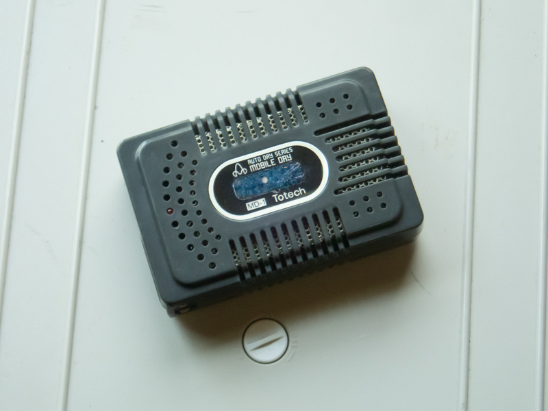 モバイルドライの同等品。コンセントに挿すだけで再生できるので便利です