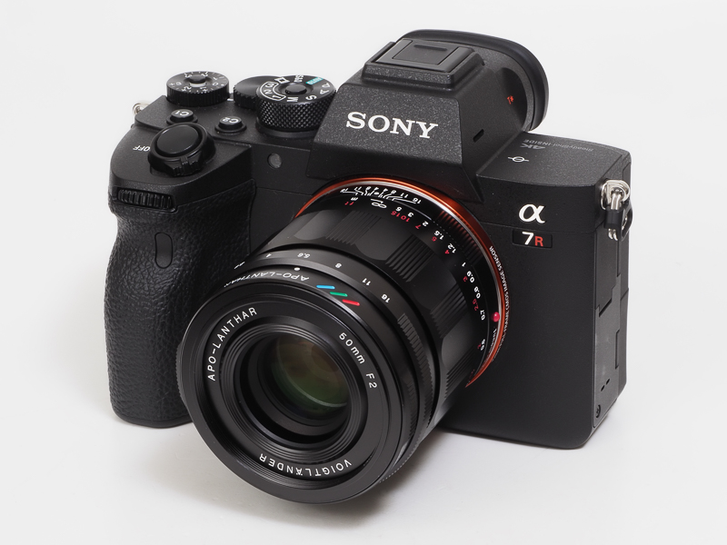 フォクトレンダーAPO-LANTHAR 50mm F2 Aspherical E-mount。ソニーα7R IVと組み合わせてみました。