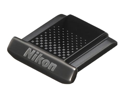 ニコン、ステンレス製のシューカバーに新しいデザイン