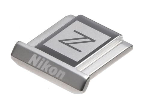 ニコン、ステンレス製のシューカバーに新しいデザイン - デジカメ Watch