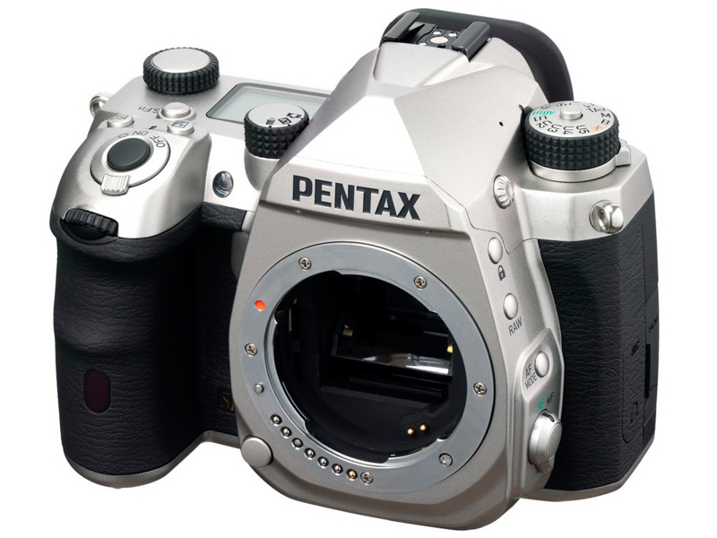 新型APS-C機のシルバーモデル