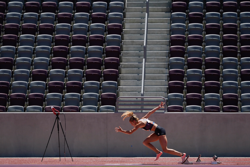 AP Photo/Ashley Landis<br>2020年7月9日、陸上のダイヤモンドリーグ・チューリッヒ大会「インスピレーションゲームス」での女子300mハードルの様子を撮影したもの。ソニーの機材が使用された
