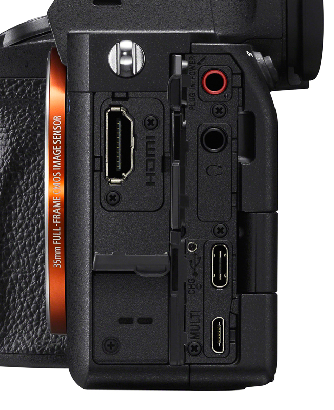 HDMI Type-Aコネクタ、マイクジャック、ヘッドホンジャック、microUSB、USB Type-C（PD/LANアダプター対応）を側面に装備。