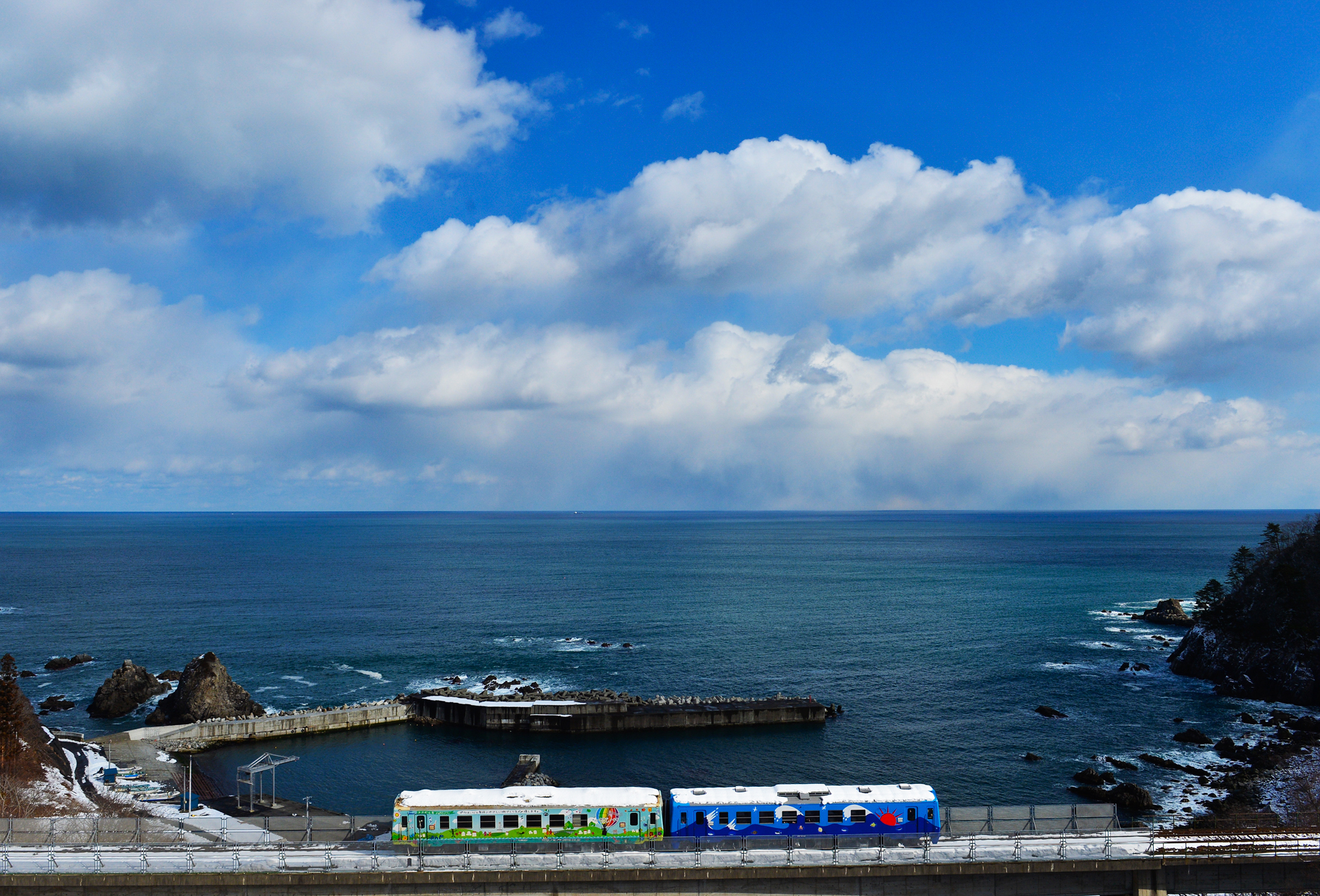 ニコンD4　AF-S NIKKOR 14-24mm f/2.8G ED（24mm）　絞り優先オート（F11、1/3,000秒）　ISO 400　WB:晴天