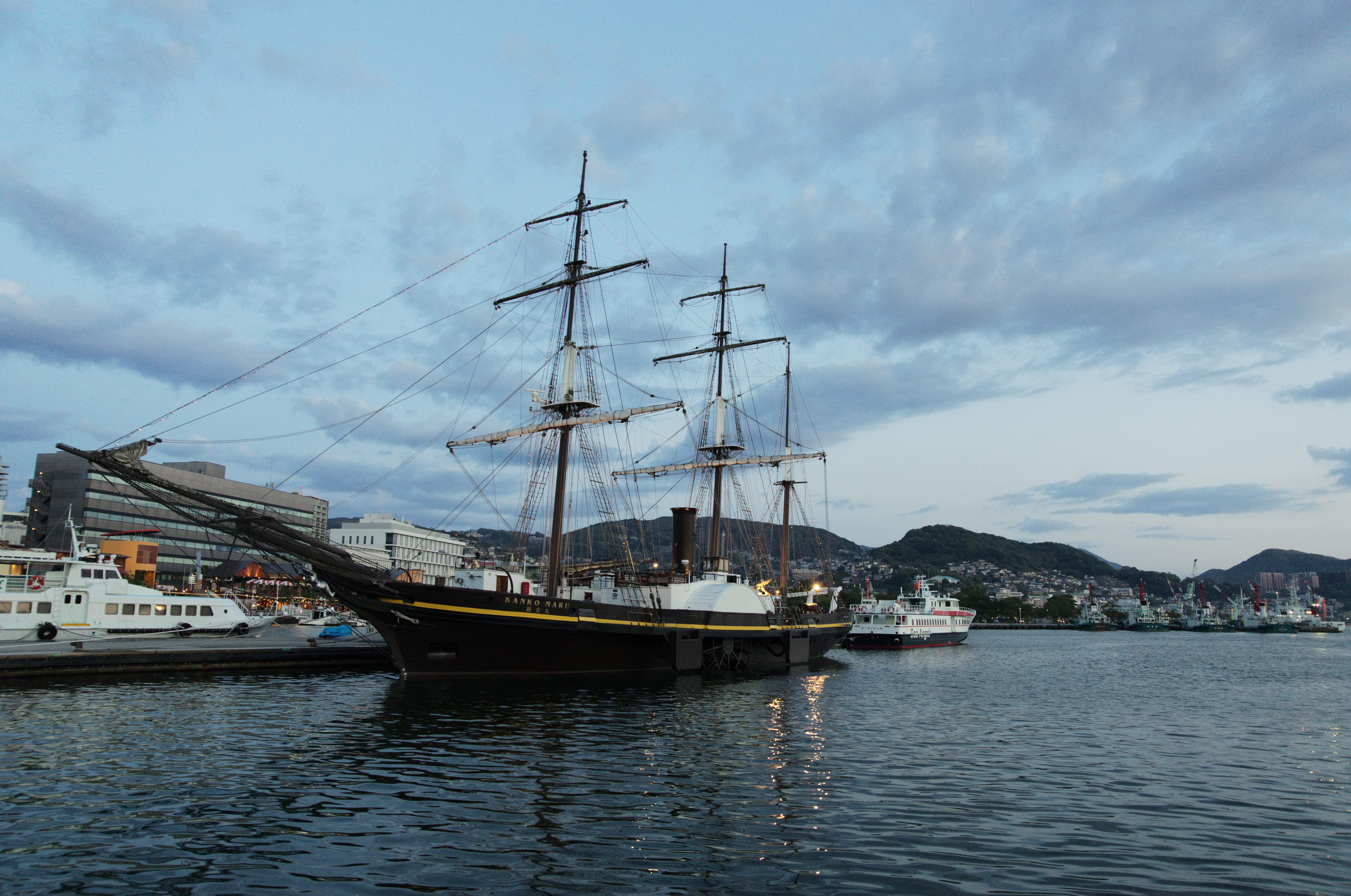 ライカS3　VARIO-ELMAR-S 30-90mm f/3.5-5.6 ASPH.（30mm）　F4・1/180秒　ISO 3200