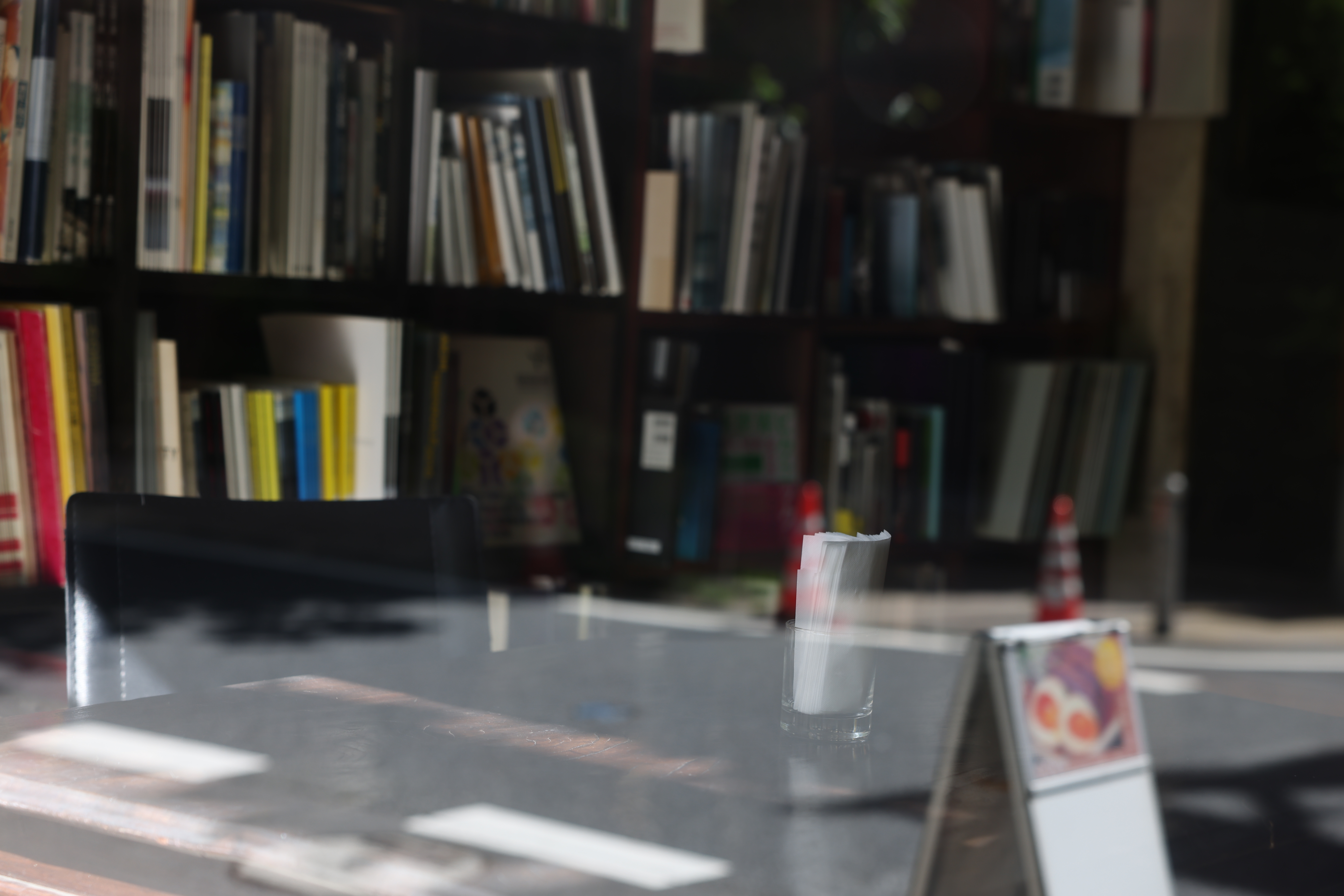 <span class="fnt-85">EOS R5 / RF24-70mm F2.8 L IS USM（70mm） / プログラムAE（F3.5・1/125秒・-1.0EV） / ISO 100</span>