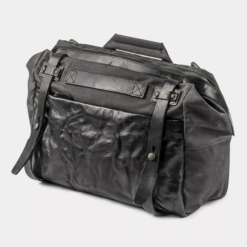 チャコールブラック