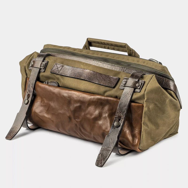 カーキブラウン