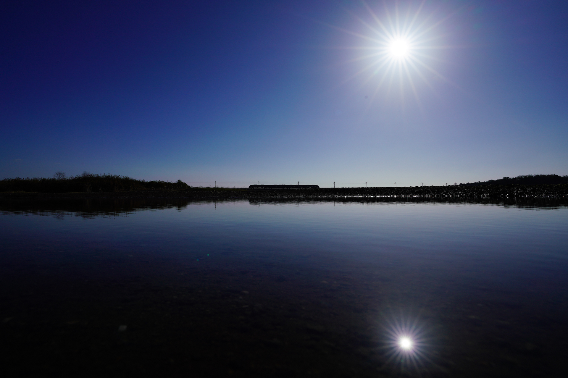 ソニーα7R III　FE 16-35mm F2.8 GM（16mm）　マニュアル露出（F16、1/1,000秒）　ISO 200　WB:太陽光