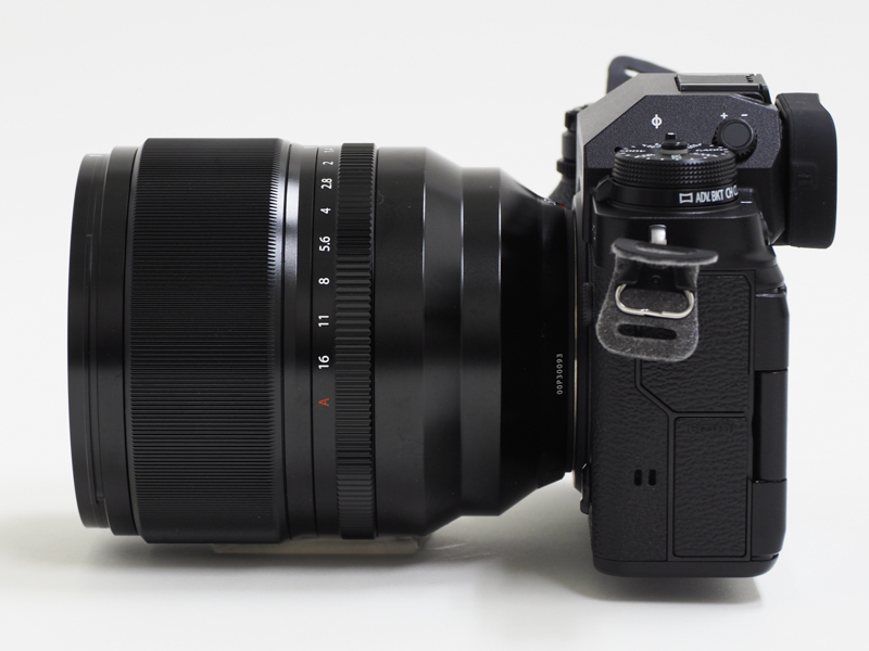 側面から。水平状態を保つために、下敷きを入れている