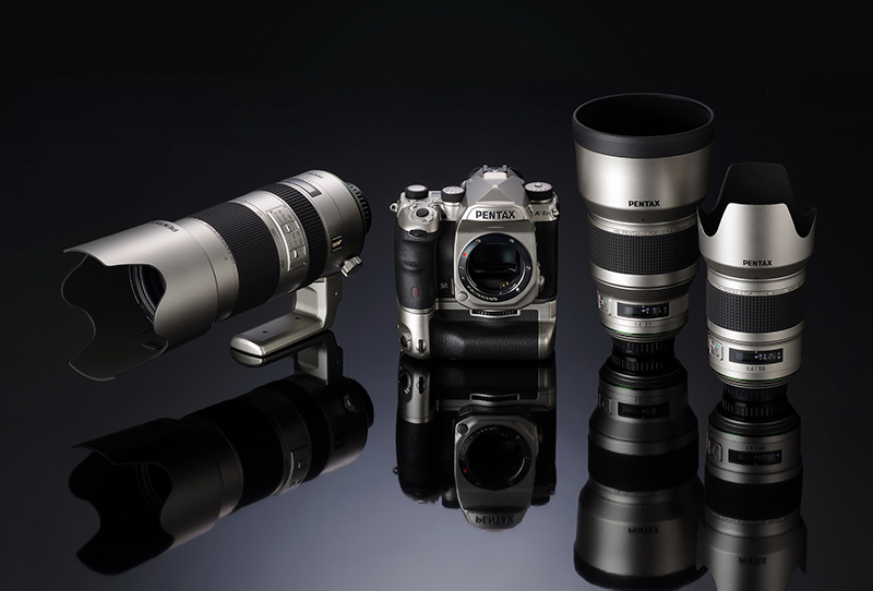 シルバーのレンズも同時に発表されている