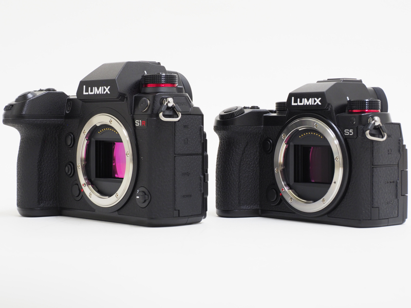 グリップのせり出し具合にも差がある。