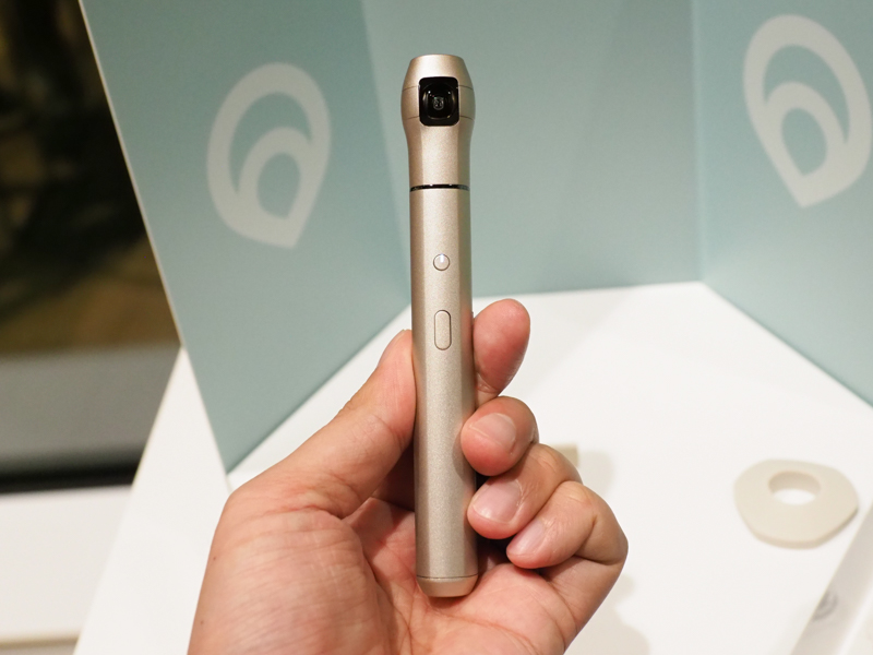 ゴールドのカラーは、各国へのヒアリング結果も踏まえ、一目でIQUIとわかる色として選んだという。