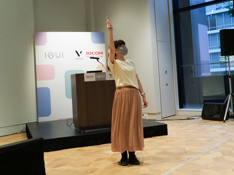 撮影してからアプリでエフェクトを付けるまでを実演