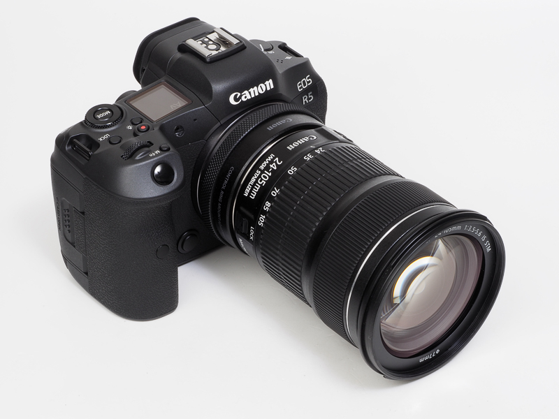 EOS 5D登場以降、長いこと愛用してきたEF24-105mm F4L IS USMがガタついてきたので、ここはRF24-105mm F4 L IS USMに買い換えるかなあと考えたけど、予算が足りずになぜかこのレンズに。Lレンズじゃないが写りは満足。鏡胴は長いけど525gは許容。DLOのレンズ情報もある。
