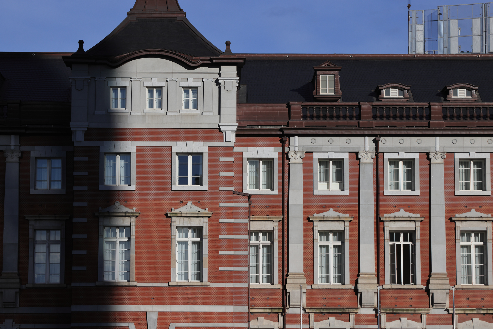 絞り込んで撮影するとなかなかのシャープネス。コントラストや均質性も良い。DLO未使用でも歪曲収差補正は良好。不人気だったようで状態の良いレンズが残っていないが、手持ちの個体は奇跡的に曇りもなく維持されていた。<br>EOS R5　EF100-300mm F5.6L　135mm時（F13・1/1,000秒）ISO 400