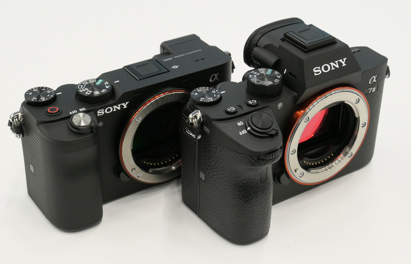 α7 III（右）