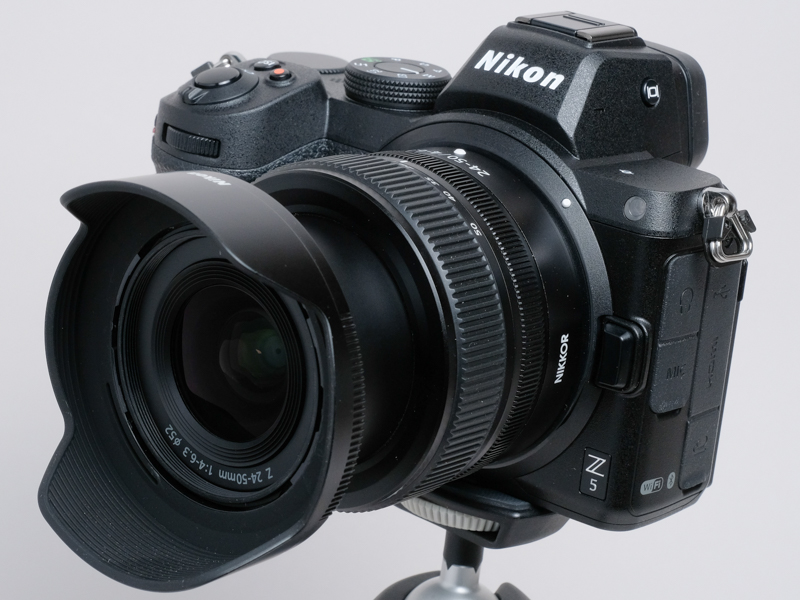 使用位置にセットしてフードを装着した状態