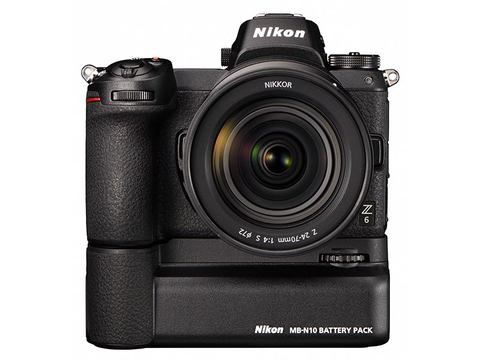 Nikon Z 6にバッテリーパックMB-N10を装着した状態。