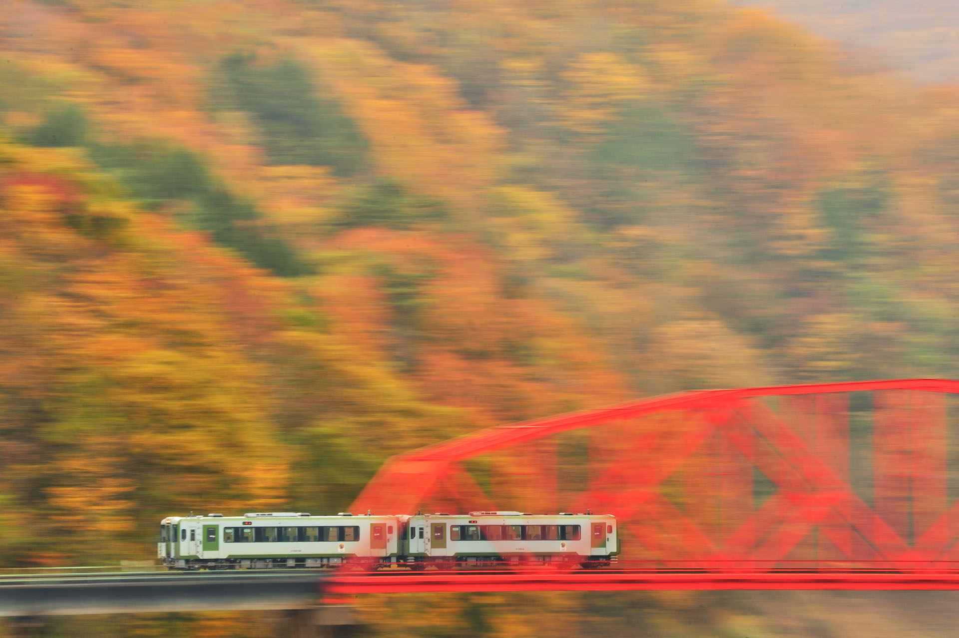 ニコンD3S　AF-S VR Zoom Nikkor ED 70-200mm F2.8 G（IF）（180mm）絞り優先オート（F22、1/8秒）ISO 100　WB:日陰　ビビッド