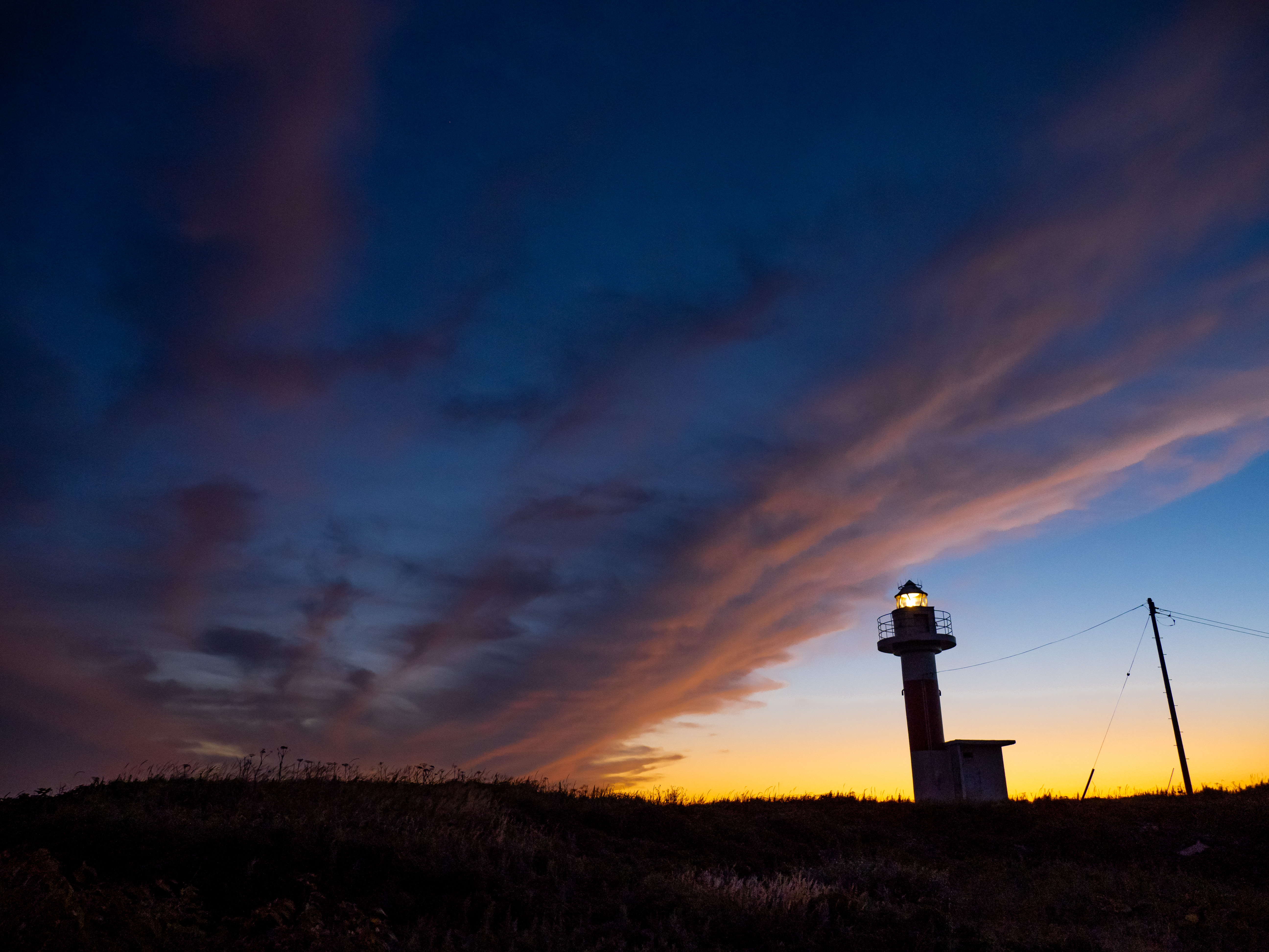 E-M5 Mark III　M.ZUIKO DIGITAL ED 12-100mm F4.0 IS PRO　ISO 800（F4.0・1/15）絞り優先AE　-1.3EV　WBオート