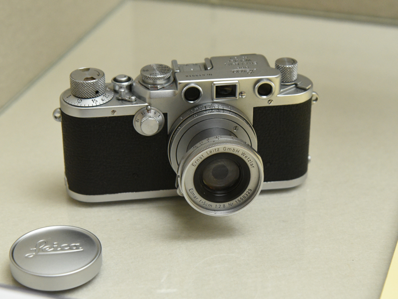 作中に登場するカメラの一例、写真はライカIIIf