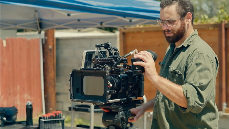 「<a href="https://www.youtube.com/watch?v=zggwPuBCMQA" class="n" target="_blank">LUMIX BGH1 - "Unbox your creativity - LUMIX BGH1"</a>」より