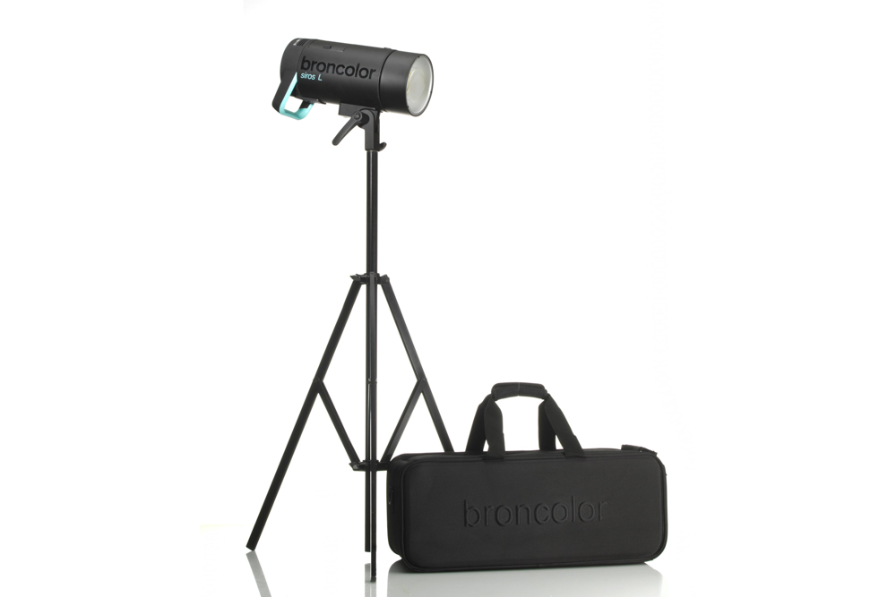 broncolorのバッテリー内蔵型モノブロックストロボ「siros L」。400Wsの「siros 400L」、800Wsの「siros 800L」が用意されている。
